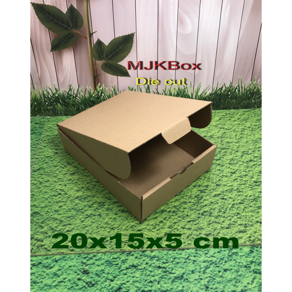 

Kardus Uk, 20x15x5 cm.....Die Cut, PANJANGNYA MEMANJANG KE BELAKANG