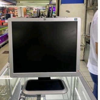 MONITOR HP 17 INCHI KOTAK LIKE NEW