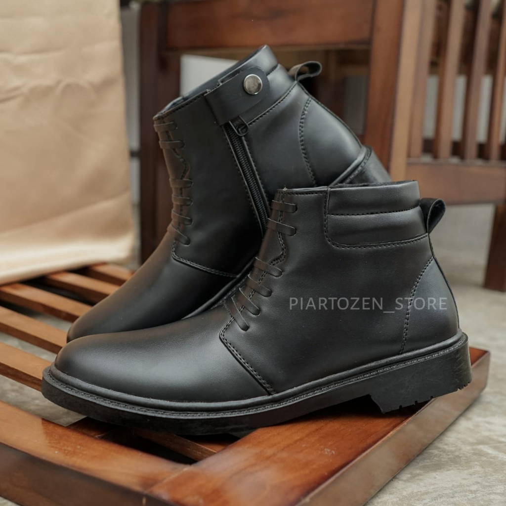 Sepatu PDH Pria Hitam Kilap dengan Resleting untuk Dinas TNI/POLRI, Satpam, dan Keamanan, Terbuat dari Kulit Sintetis, Model Tali Mati atau Tali Paryasi.