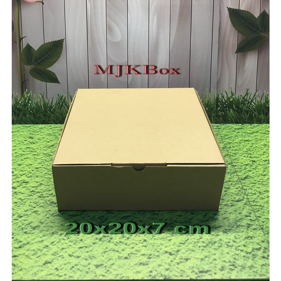

Kardus karton uk. 20x20x7 cm...die cut box kotak Souvenir -dll