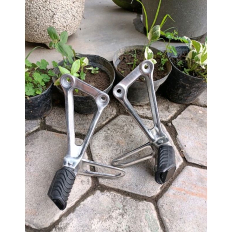 STEP CBR K45 / STEP BELAKANG CBR K45 SET KANAN KIRI