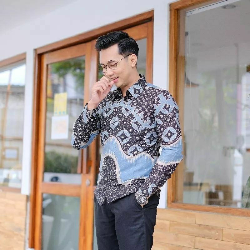 KAWUNG BABY BLUE emeja Batik Pria Slimfit Lengan Panjang Bahan Katun Halus Lapis Furing