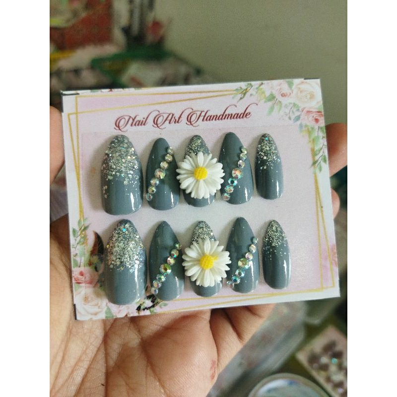 KUKUPALSU MOTIF BUNGA DAISY SILVER. FRE LEM JELL