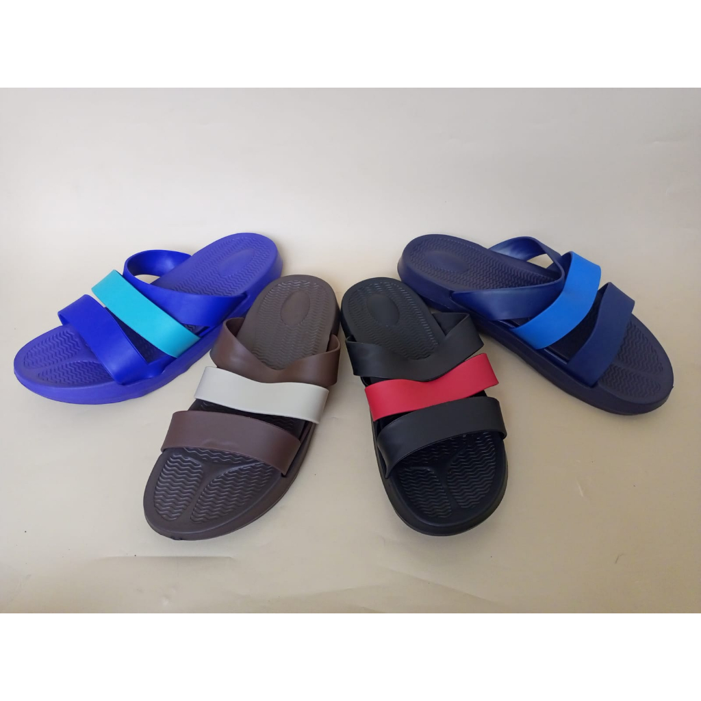 Sandal Selop Pria Ringan Anti Slip Anti Air tidak Licin dengan Tiga Belt Mewah Polos Premium