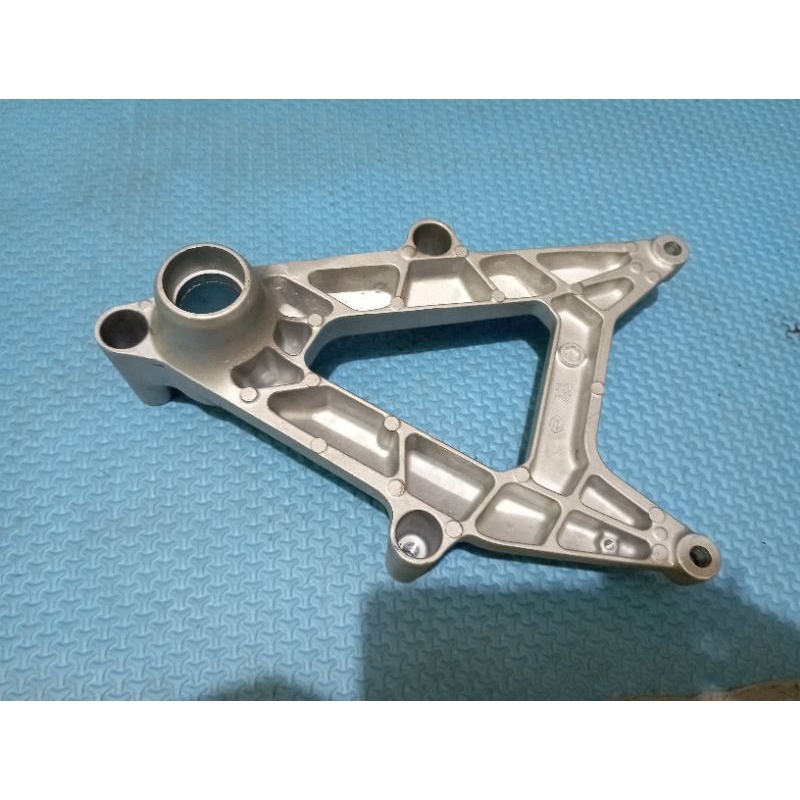 SWING AREM DUDUKAN KNALPOT HONDA VARIO 160 ORI