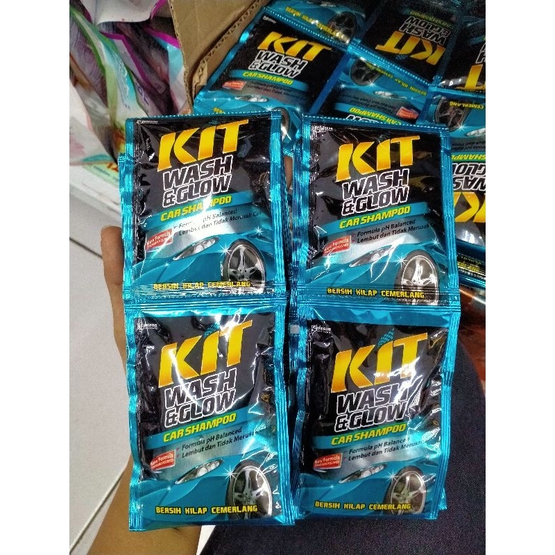 KIT WASH &amp; GLOW CAR SHAMPO ISI 6 SACHET