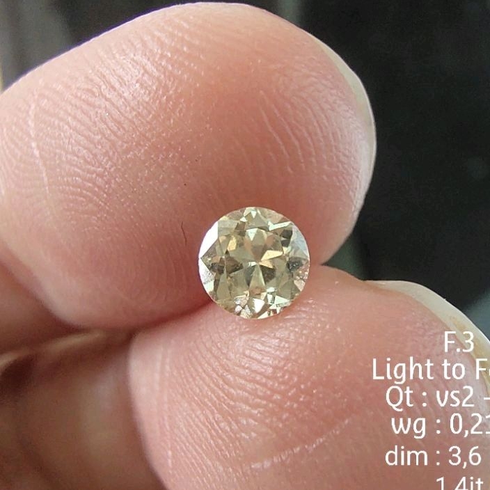 Natural Light Yellow to Fancy Diamond Round Cut Berlian Banjar Kualitas Oke 0,20 - 0,40 carat