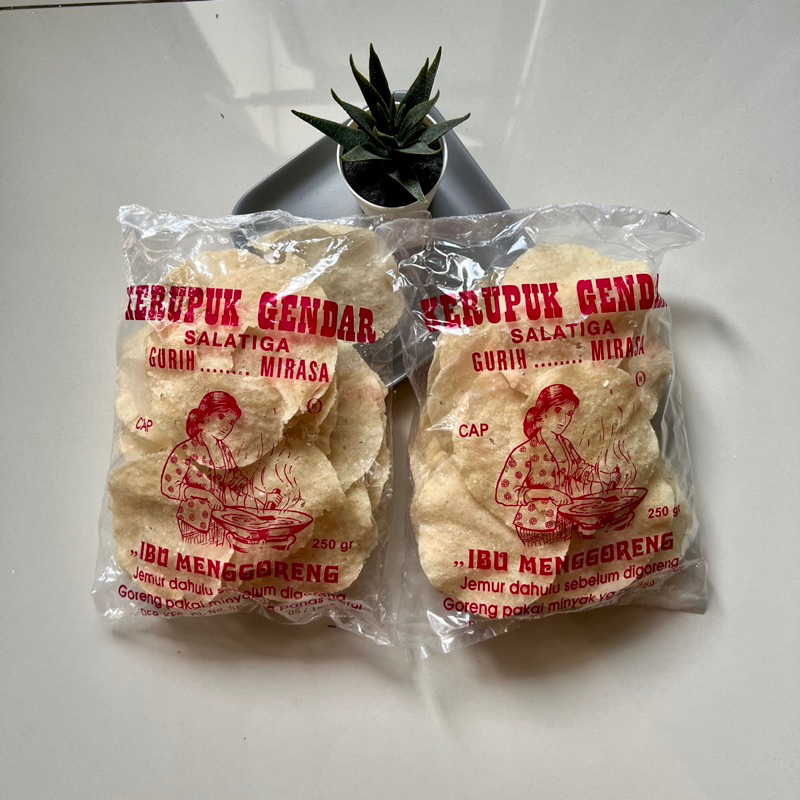 

Kerupuk Gendar Ibu Menggoreng 250 gr