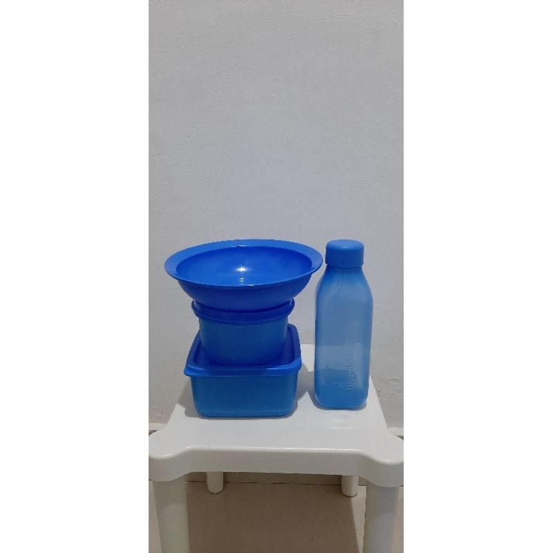 Set tempat makan anak Tupperware