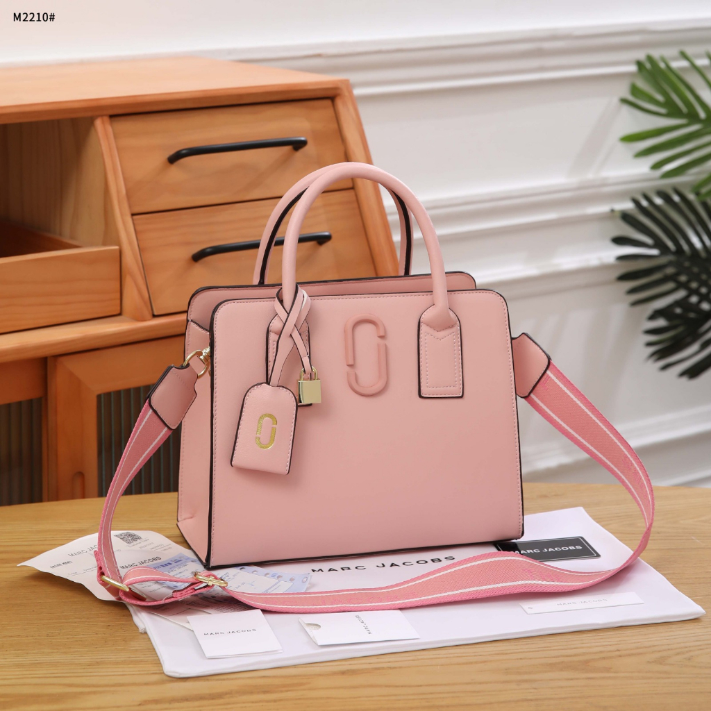 M2210 Tote Bag in Leather