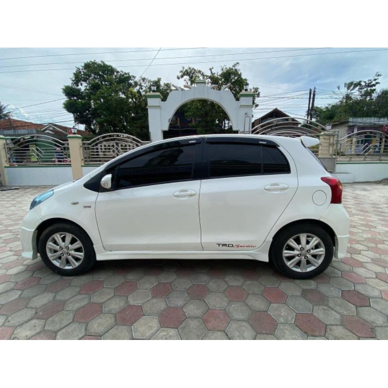 Bodykit Samping Yaris tipe e 2013 bahan duraflex