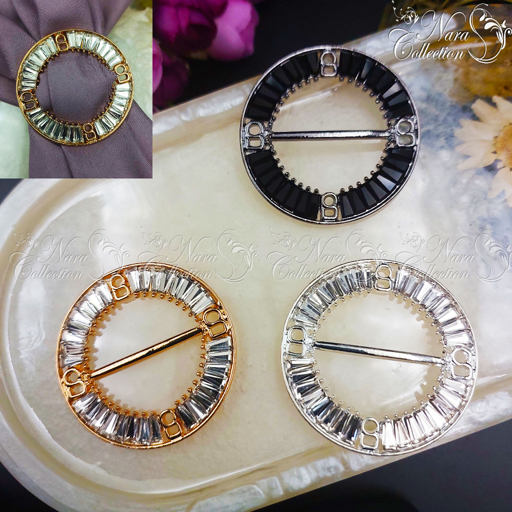 Bros Ring batu Zircon Logo Buttonscarves Berkilau Elegan Aksesoris Nara Collection