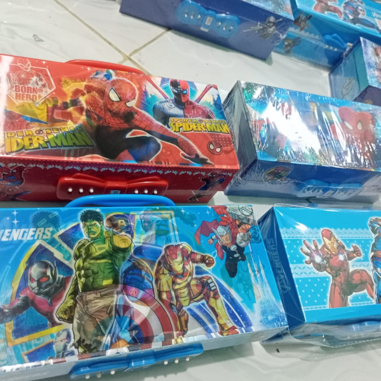 

Tempat Pensil Karakter Hologram 3D Bertingkat / Kotak Pensil Susun / Tempat Alat Tulis Password BB-3031 RANDOM