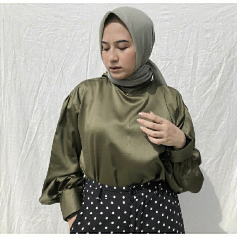 Blouse Satin Lengan Balon