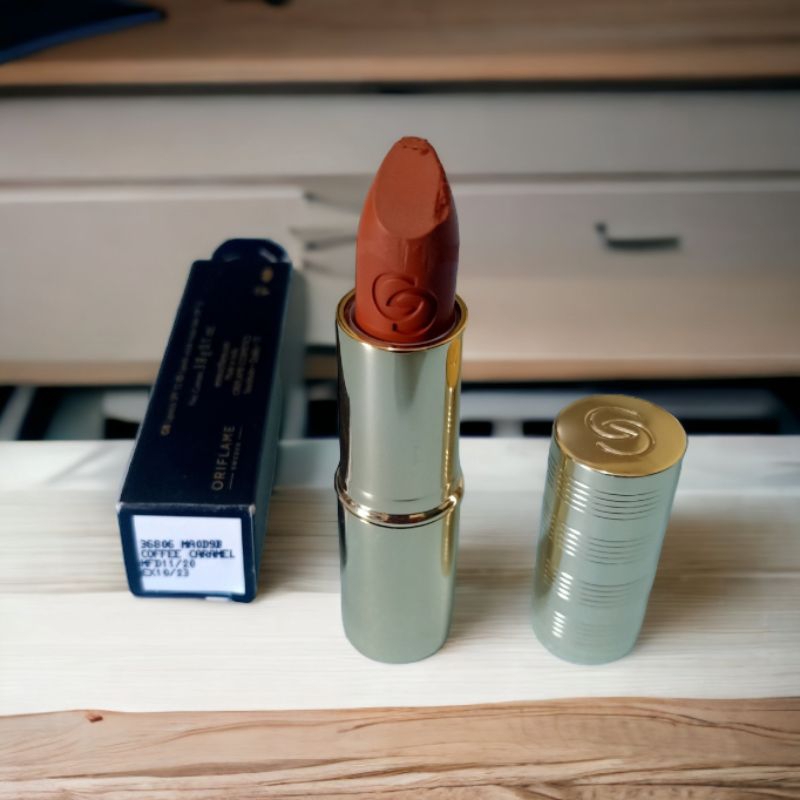 (REJECT) Giordani Gold Iconic Matte Lipstick SPF 15