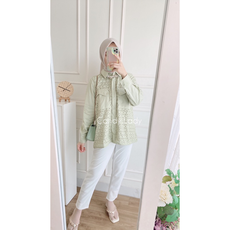 Zerlin Two Pocket Blouse