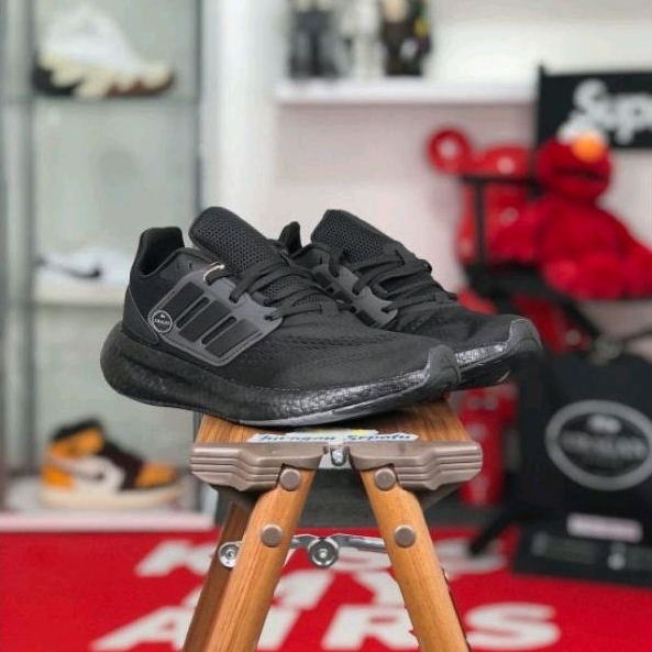 Adidas Pureboost 22 &quot;Triple Black&quot;