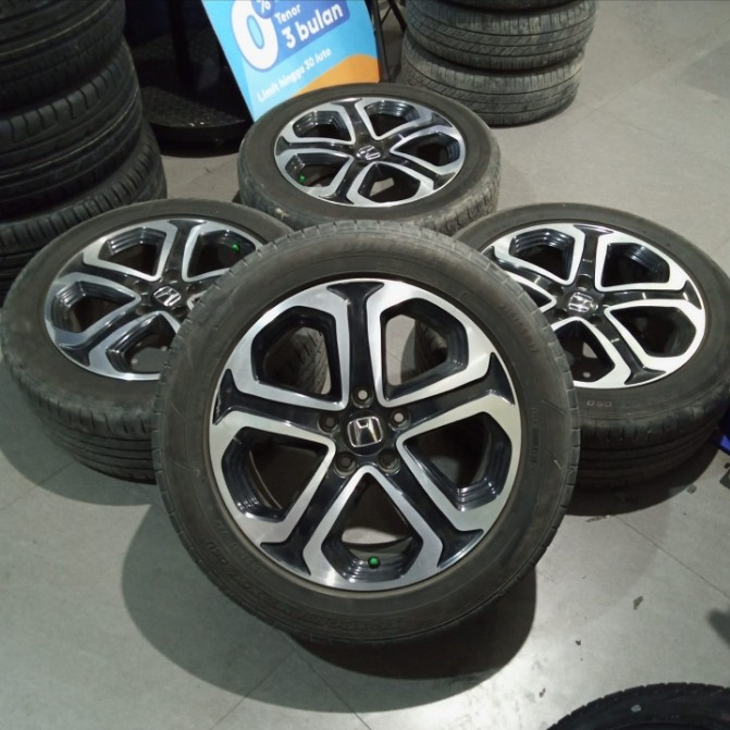 Velg Mobil Bekas STANDAR HRV PRESTIGE RING17 BAUT5 ET55+BAN DLP 215 55 R17