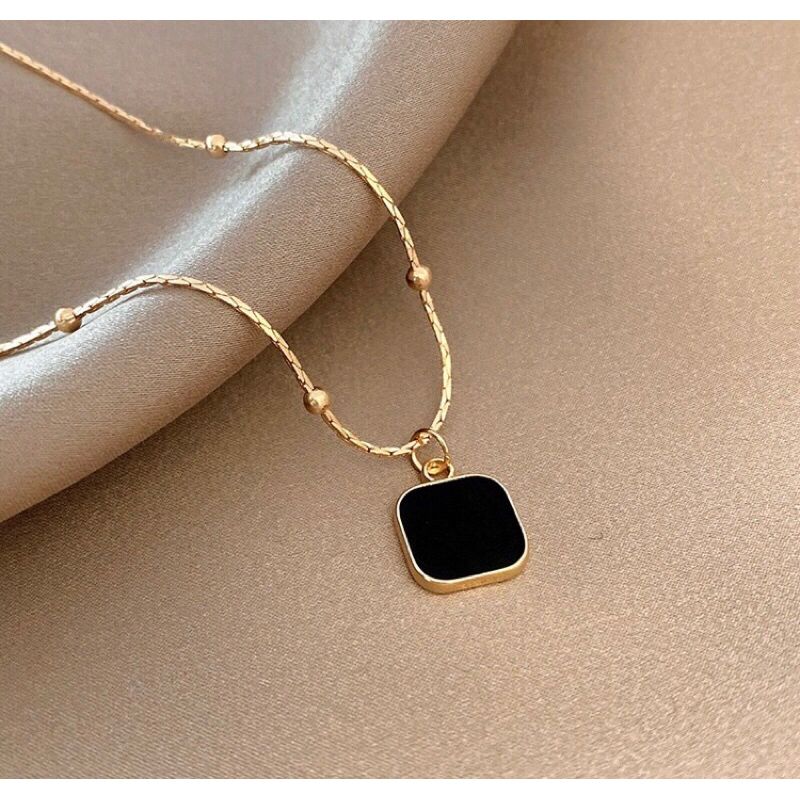 kalung Titanium Wanita liontin Batu Persegi