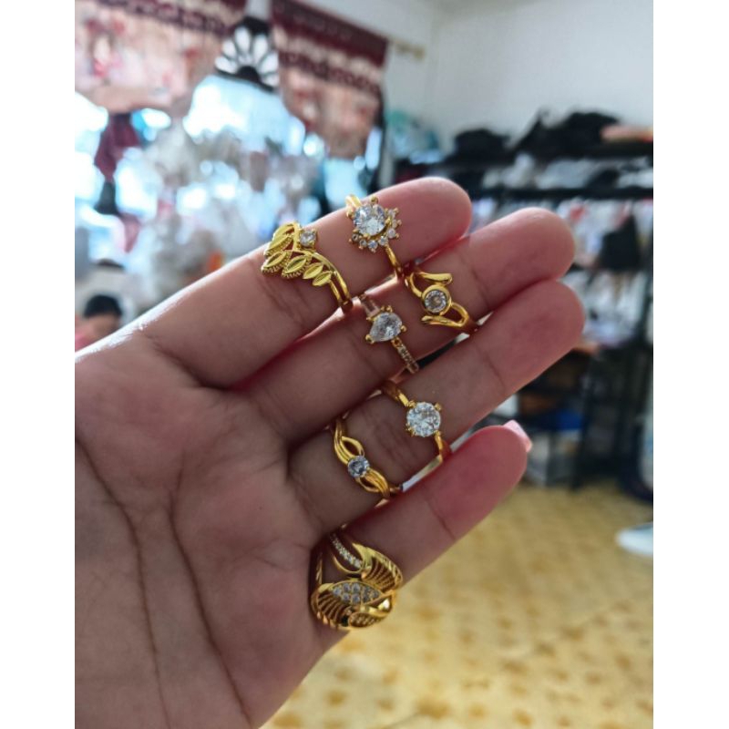 Cincin warna emas 24 k lapis kristal impor ada 6motif ,mewah bisa dipakai harian