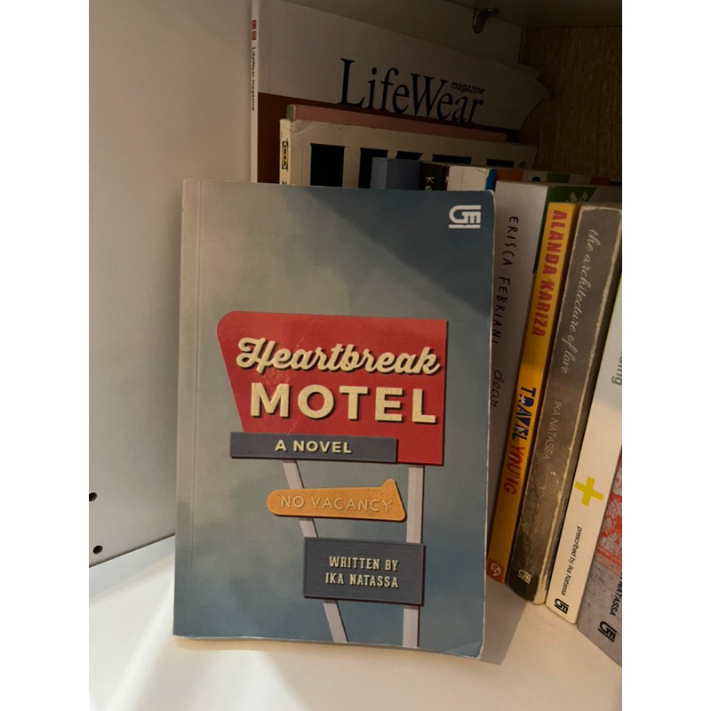 preloved novel heartbreak motel by ika natassa