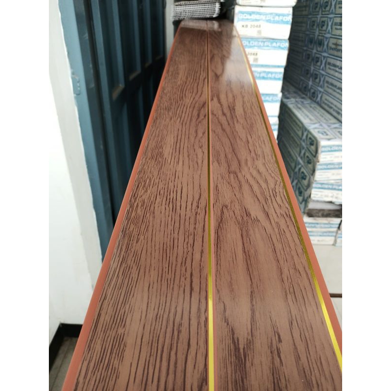 Plafon PVC Bandung KB2024 Motif Kayu Coklat + Natt Gold