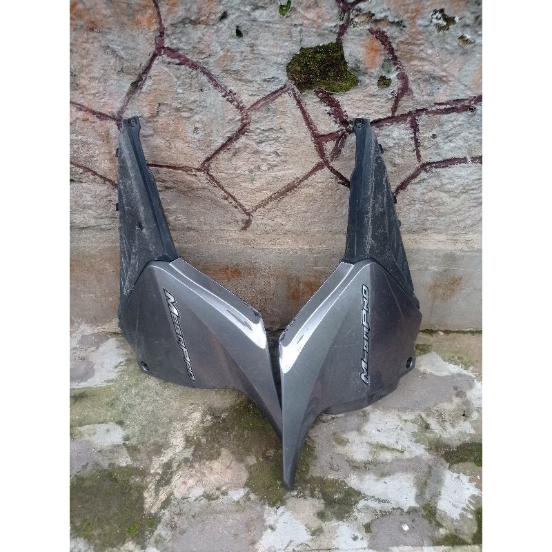 box samping tutup aki megapro monoshock ori