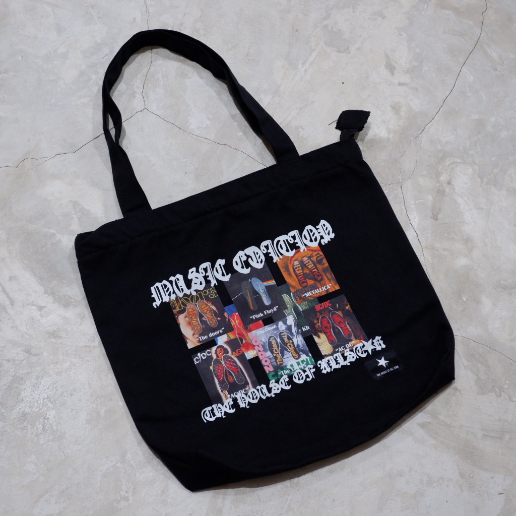 TOTE BAG SNEAKERSURABAYA MERCH CONVERSE X KURT COBAIN , CONVERSE WEAPON , 70S , PRO LEATHER , STAR PLAYER , FAST BREAK , PRO FIELD , ERX 260 , ONE STAR , AERO JAM , LUCKY STAR , JACK PURCELL , MUSIC , ACDC , METALLICA , THE CLASH , THE DOORS , PINK FLOYD