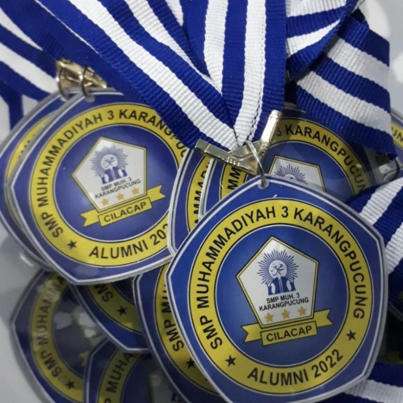 

MEDALI AKRILIK CUSTOM MEDALI KELULUSAN WISUDA SEKOLAH TK,SD,SMP,SMA