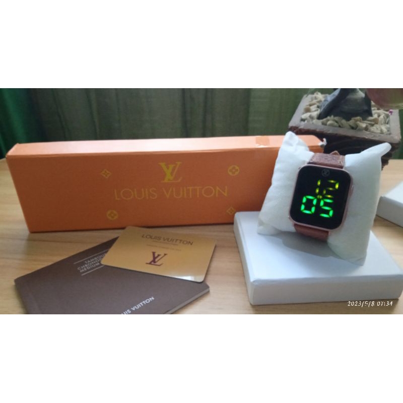 jam tangan wanita import Louis Vuitton