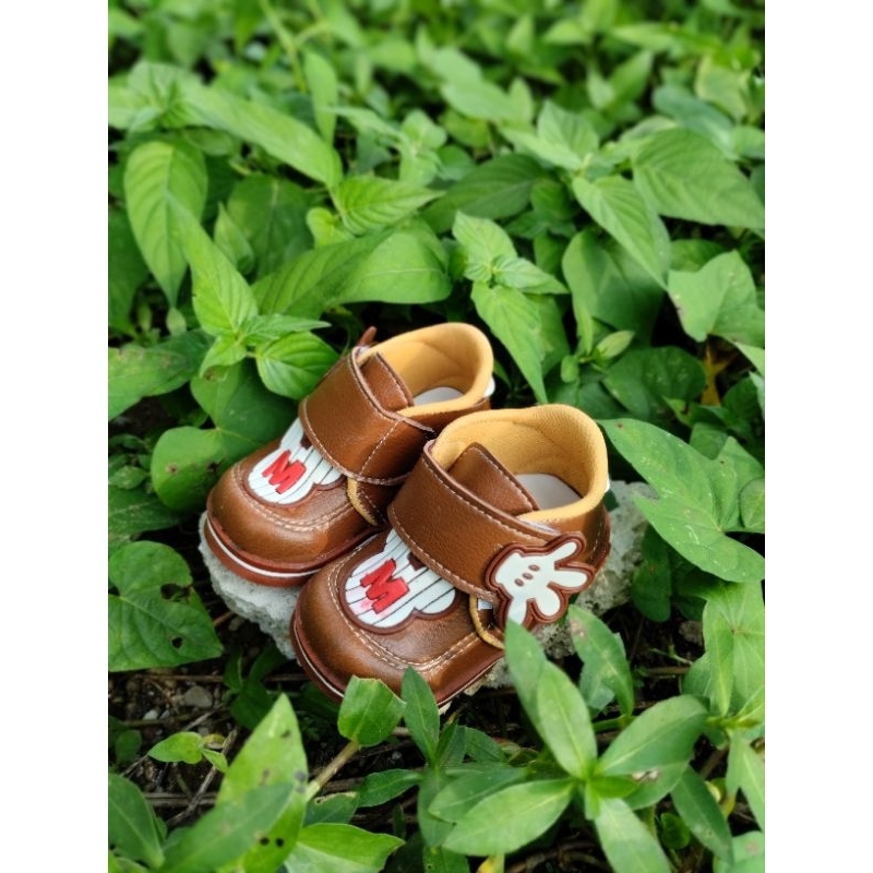 khainuna sepatu sneaker cowo bunyi model tangan size 22-25