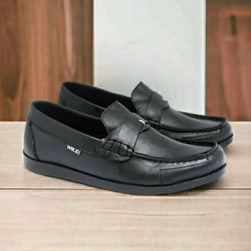 WRKCLLE (KULIT ASLI) Sepatu Pria Kulit Asli Pantofel Slip On Formal Kerja Casual Warna Hitam