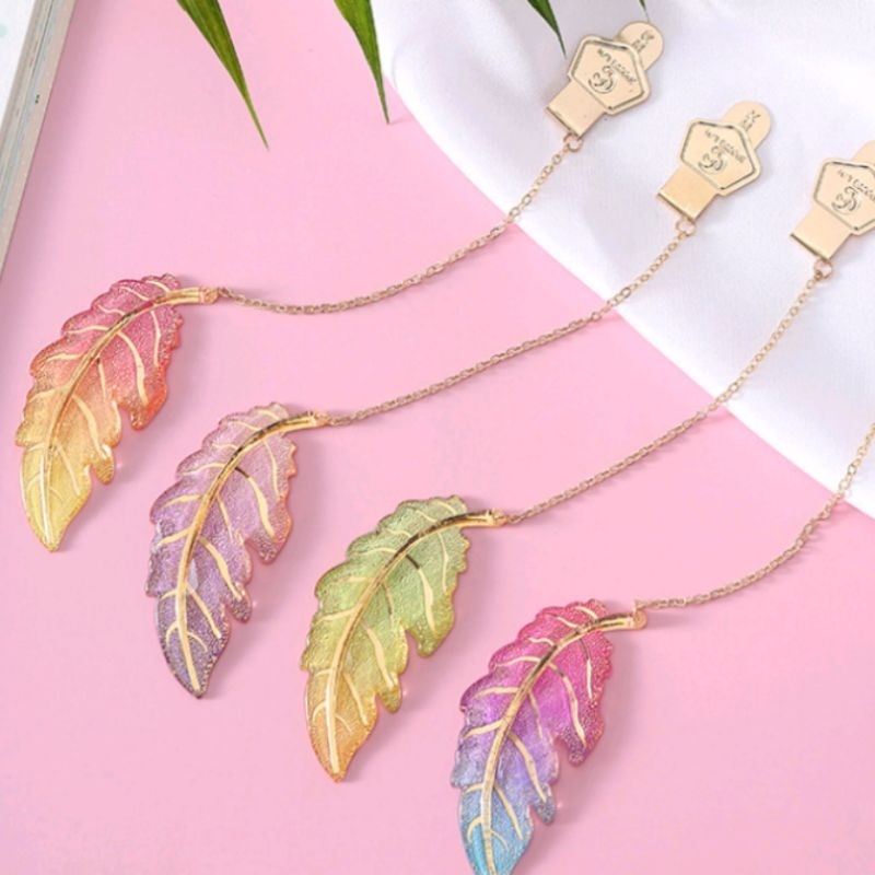 

Pembatas Buku Bahan Metal