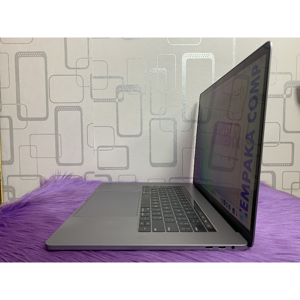 MacBook Pro Retina 2018 15 i7 16GB 256GB VGA AMD 4GB Not 2019