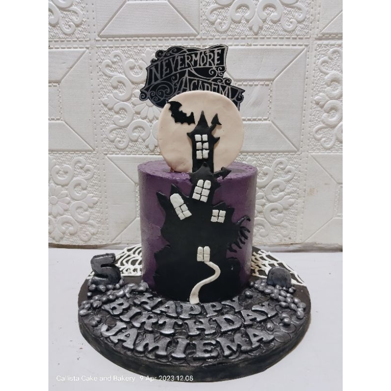 

Kue Ultah Tema Wednesday Addams Uk 16cm / Kue Ultah Keren Canti Enak