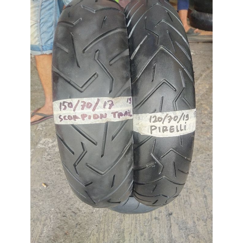Ban bekas moge Pirelli scorpion trail 2 120 70 19 & 150 70 17  bisa buat motor Versys 250  bukan uki