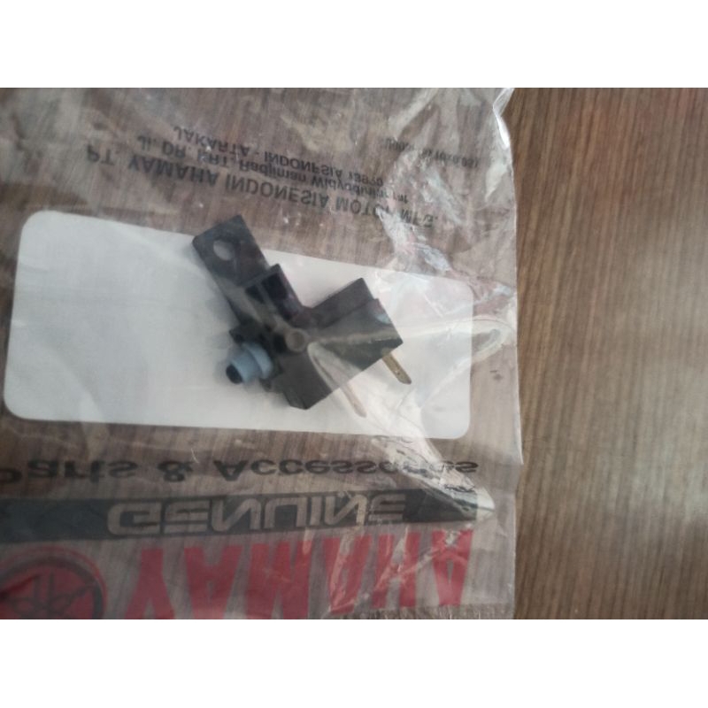 Switch rem depan kanan Aerox Nmax 2DP