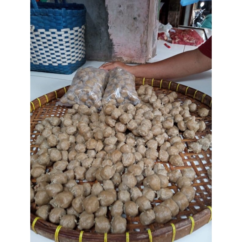 

BAKSO ASLI DAGING SAPI PREMIUM 1kg DIJAMIN ENAK
