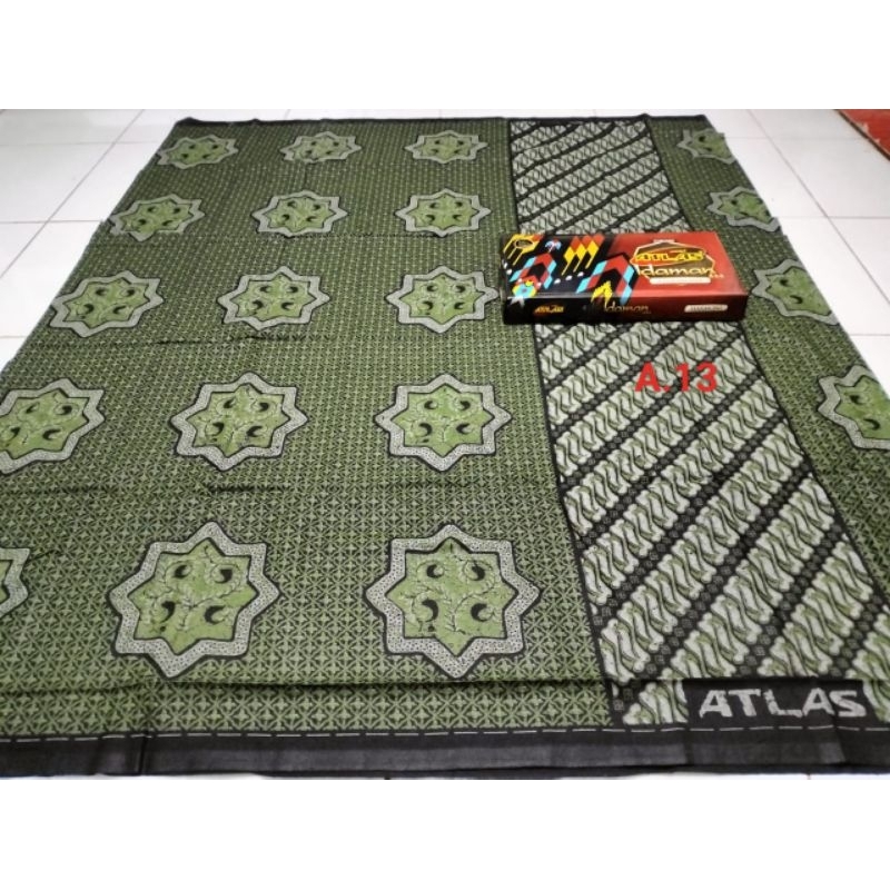 Sarung Atlas Idaman harmoni motif batik