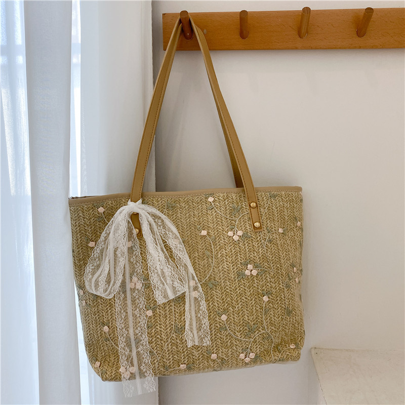 Totebag Kuliah Bahan Anyam Jerami Lace Leaf Korean Style Import