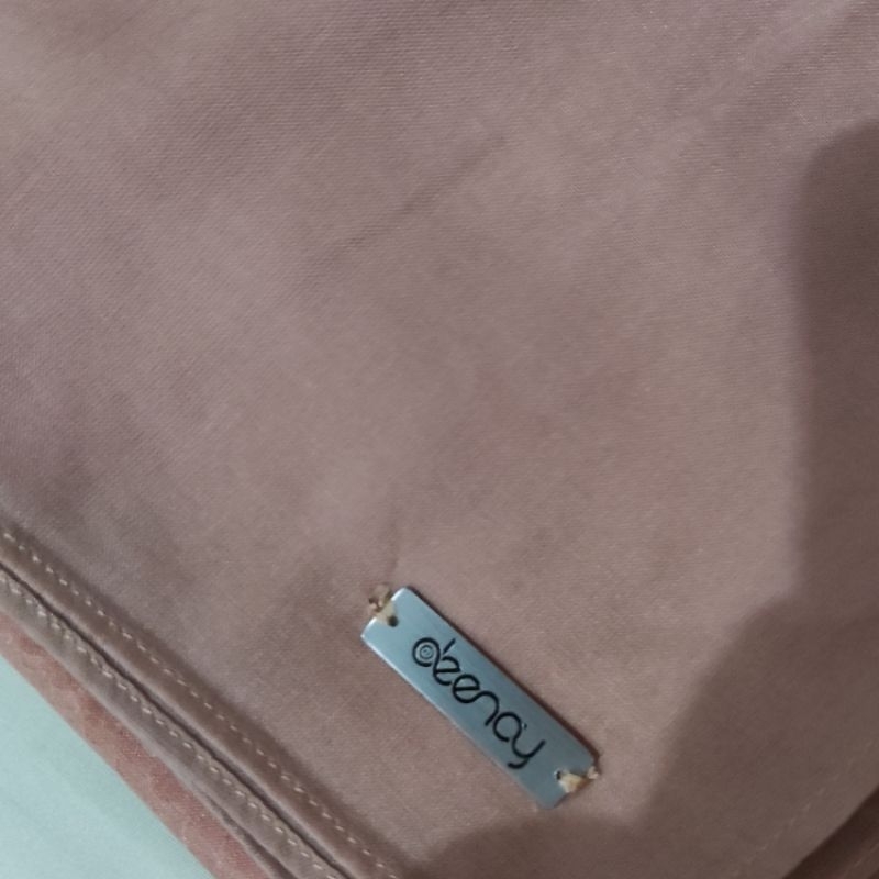 Preloved Deenay plain scarf