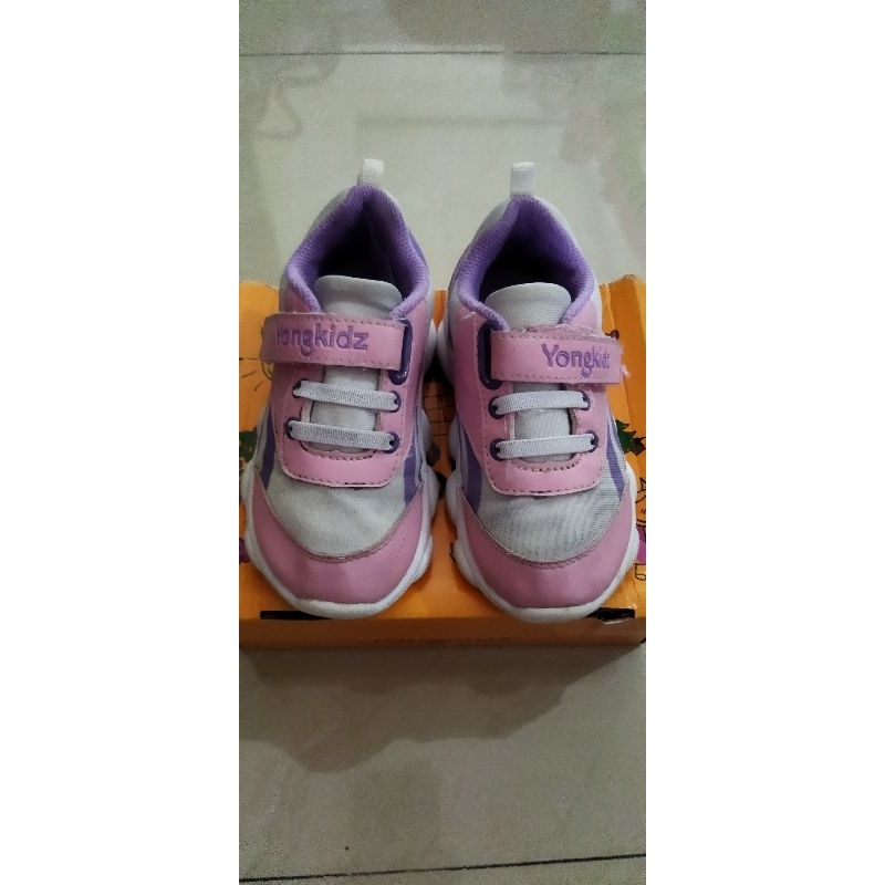 (Preloved) Sepatu Anak Perempuan Yongkidz