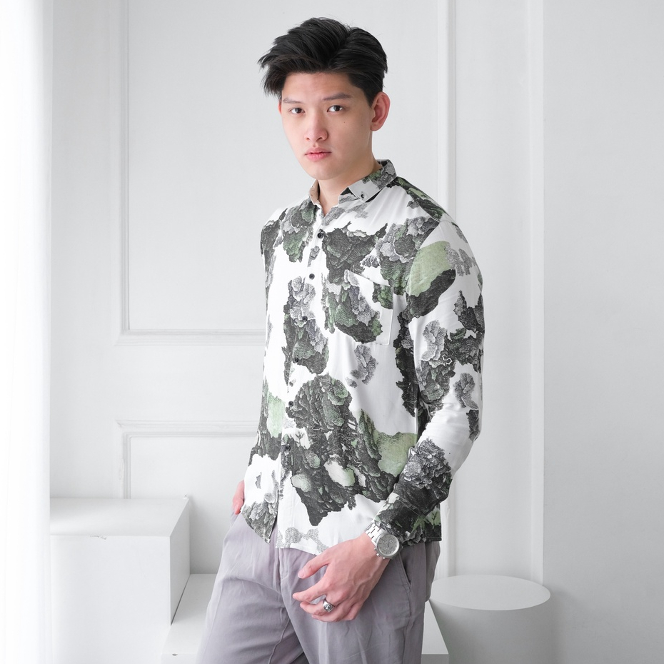 SANVANINA Kemeja Panjang Pria Motif Hawaiian Slim Fit - Long Hawai Foresta E-8507