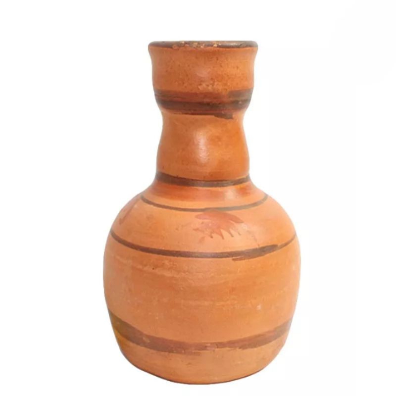 Kendi Besar Dari Tanah Liat Gerabah