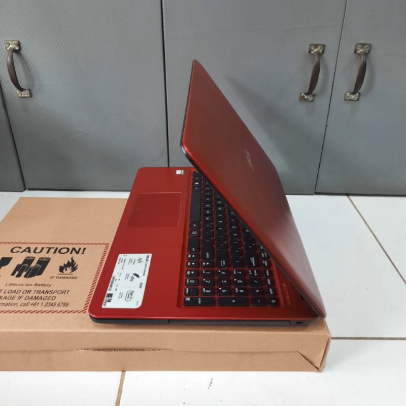 Laptop Asus X540YA Amd E2-7110 Layar 15inch Ram 4GB HDD 500GB Windows 10