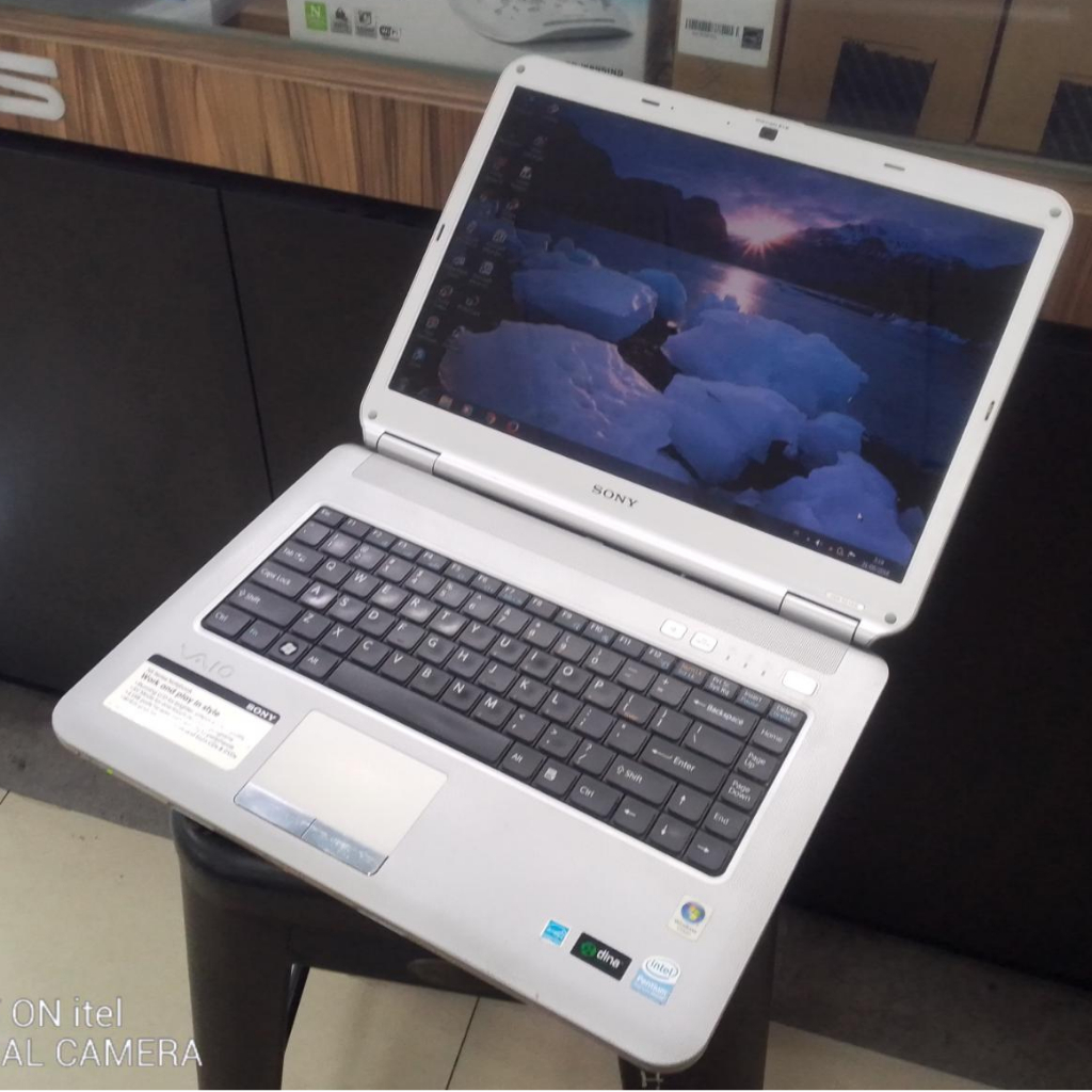 LAPTOP LEPTOP SECOND SONY VAIO CORE  MEMORY RAM  4 GB  COCOK UTK JUAL ONLINE MENGAJAR MAHASISWA KANTORAN ZOOM SIAP PAKAI MULUS KEYBOARD BERGARANSI BONUS 2jutaan