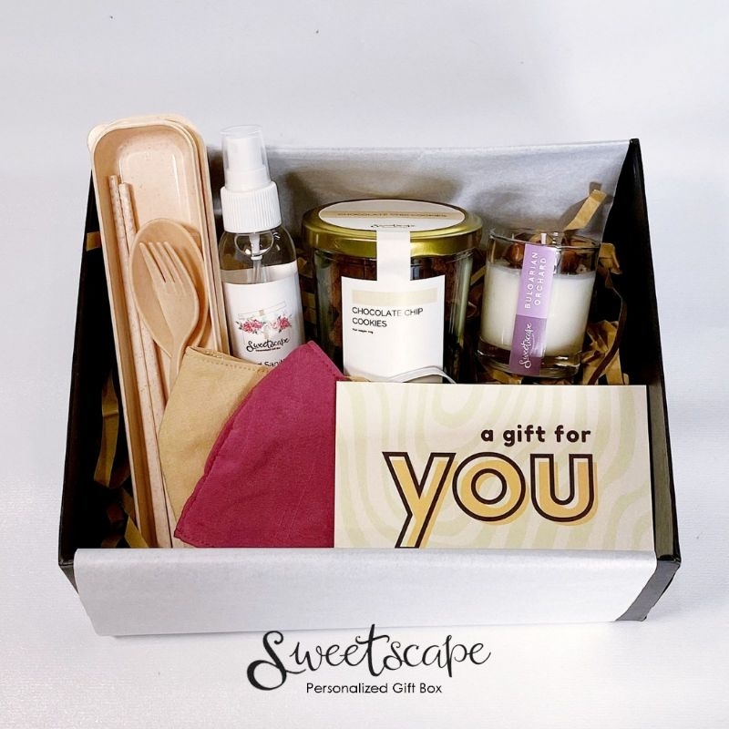 

Gift Box Package 28- Paket Hampers 28-Souvenir Corona-Sehat