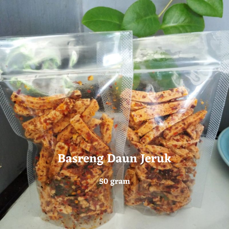 

Basreng Daun Jeruk pedas isi 50 gram / baso goreng / basreng / makanan camilan pedas