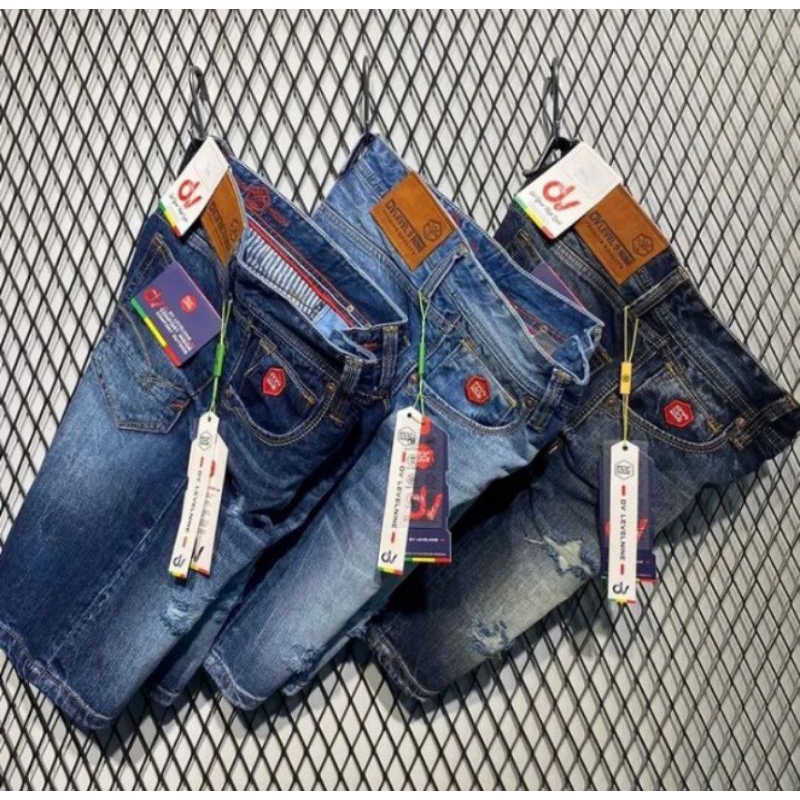 Celana jeans pendek sobek DV LVL NINE
