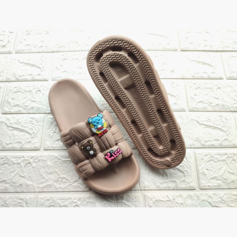 sandal slop wanita vanchnee karet senyawa model koya kiss